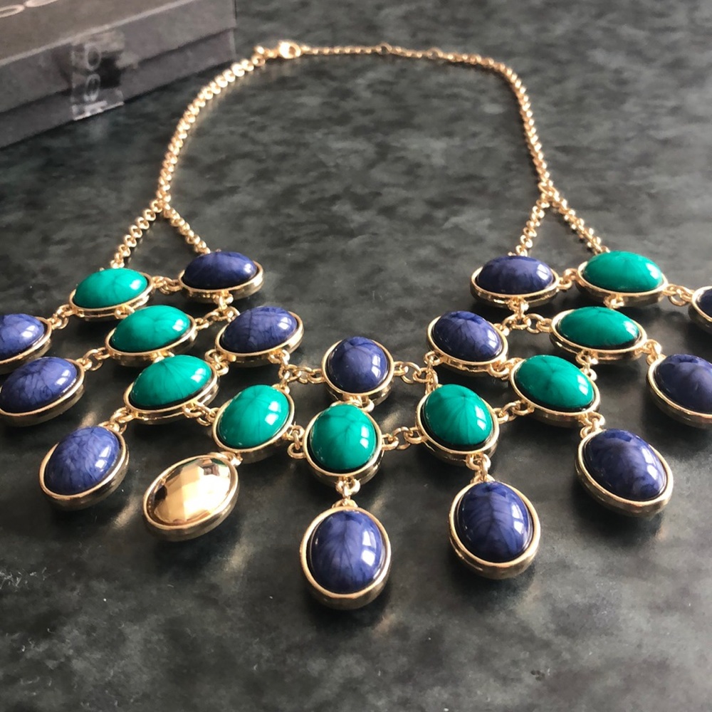 💎💎🐦BEBE Beautiful blue/teal/gold necklace.